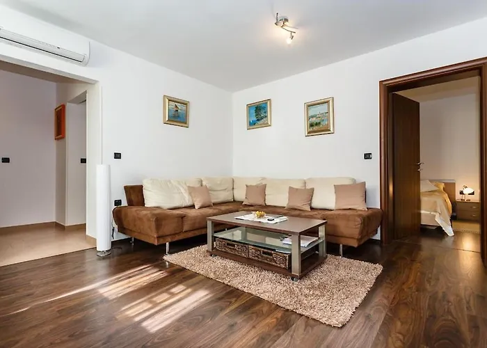 Premium Near Center And With Parking Lejlighed *